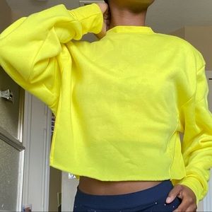 YELLOW FITTED LONG SLEEVE SWEATER